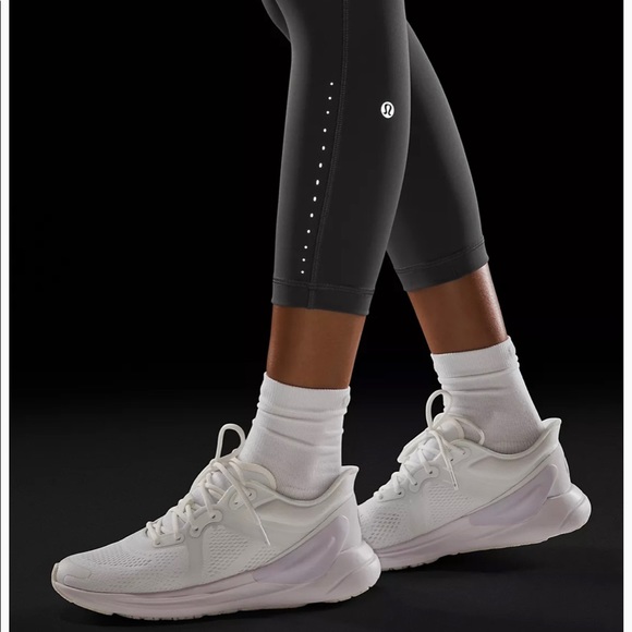 Lululemon Swiftly Speed High-Rise Crop 23 - Picture 5 of 5